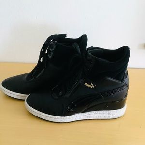 puma advantage wedge sneaker
